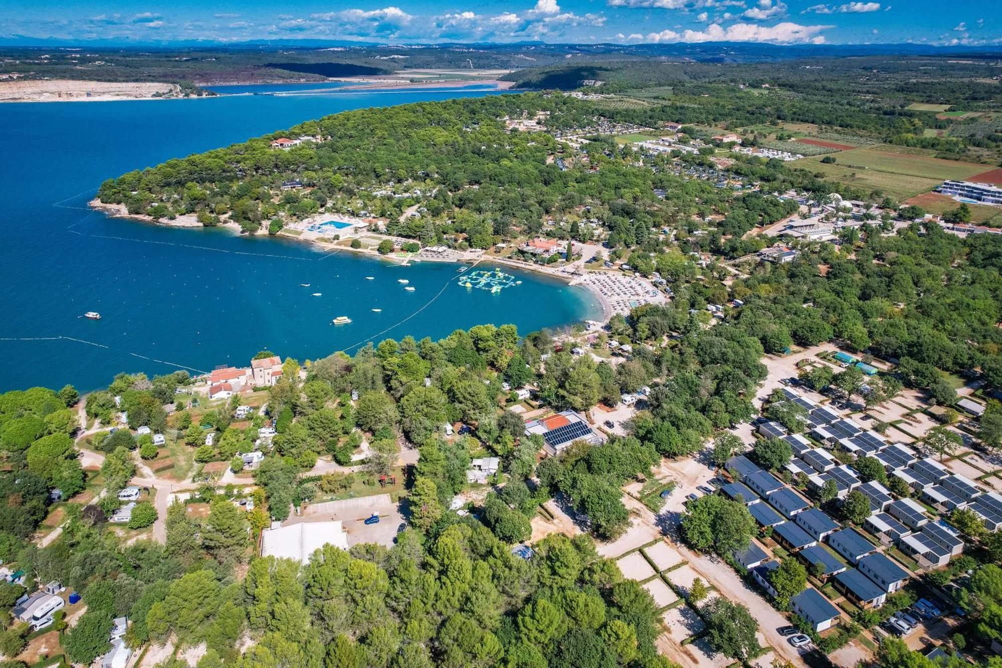 Easyatent Bungalow Tent Lanterna Červar-Porat Екстериор снимка